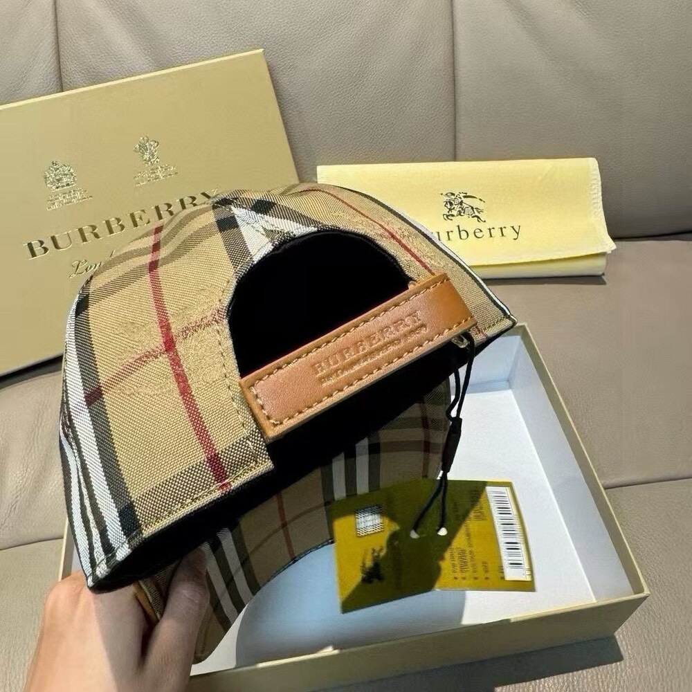 Burberry Vintage Check Baseball Cap - Picture 3 of 6